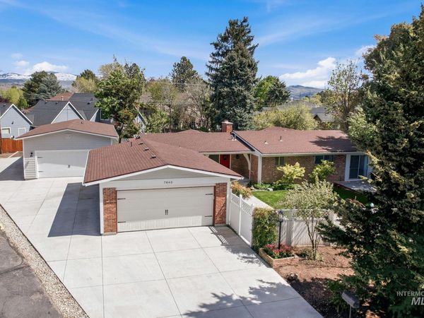 7840 W Crestwood Dr, Boise, ID 83704