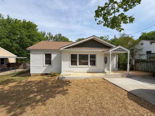 713 Monroe St, Clarksville, TN 37040