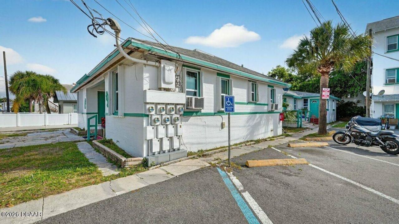 218 N Oleander Avenue, Daytona Beach, FL 32118 Photo