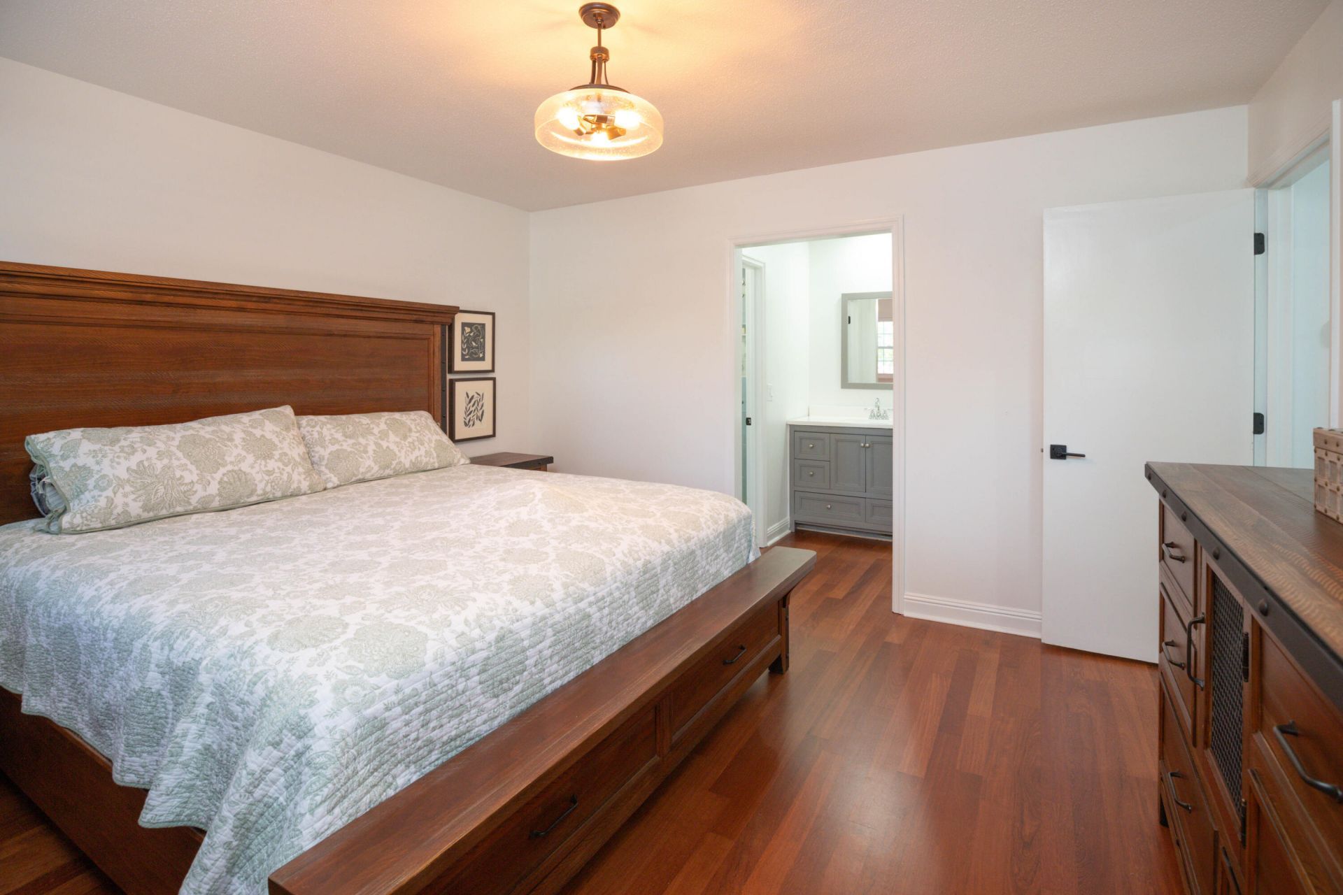 101 Chalcott Place Photo 17