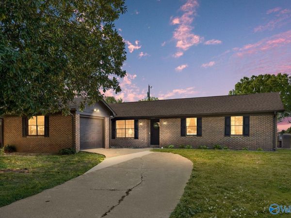 1609 SW Thomas Drive, Decatur, AL 35601