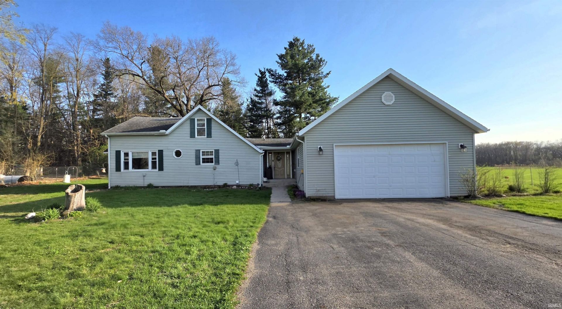 10895 E 300 N Road, Grovertown, IN 46531 Main Photo