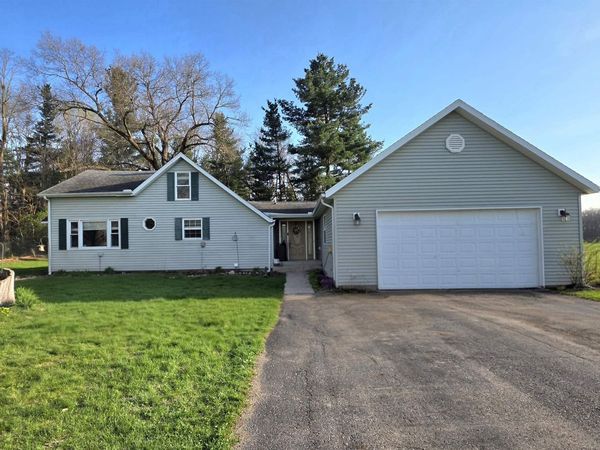 10895 E 300 N Road, Grovertown, IN 46531