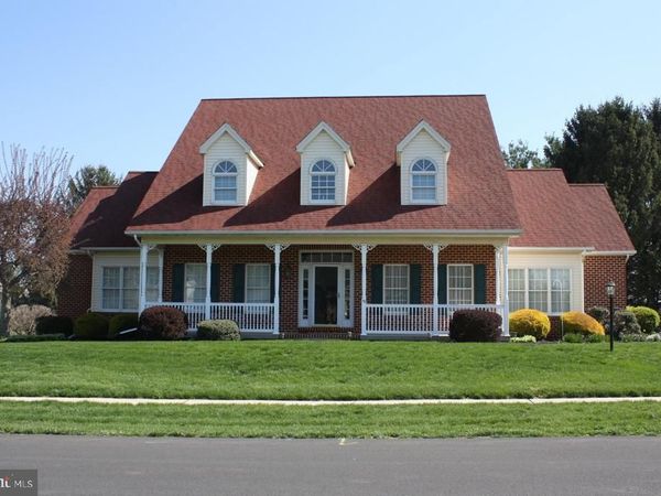 70 DERBYSHIRE DRIVE, CARLISLE, PA 17015