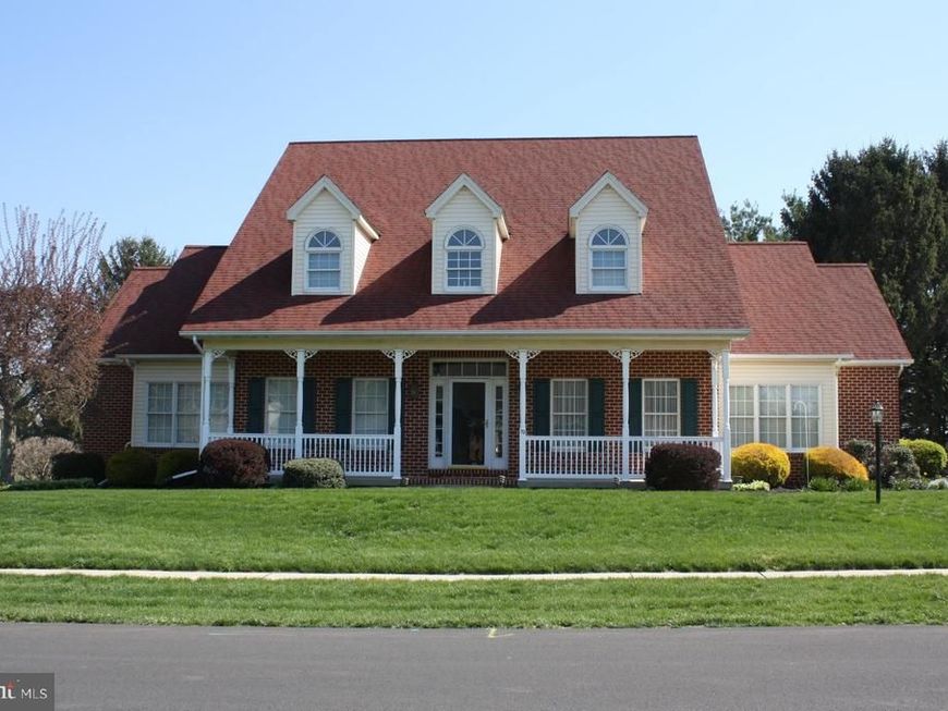 70 Derbyshire Drive, Carlisle, PA 17015 Main Photo