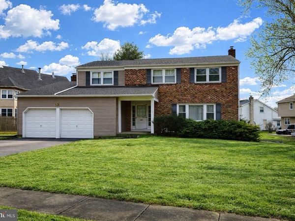 15 CHATEAU DRIVE , CHERRY HILL, NJ 08003