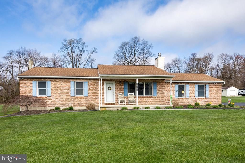 28 LOBACHSVILLE ROAD, FLEETWOOD, PA 19522