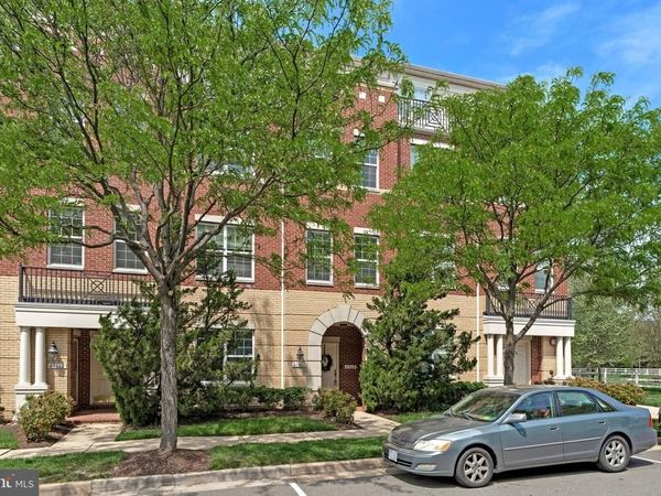 43668 MCDOWELL SQUARE, LEESBURG, VA 20176