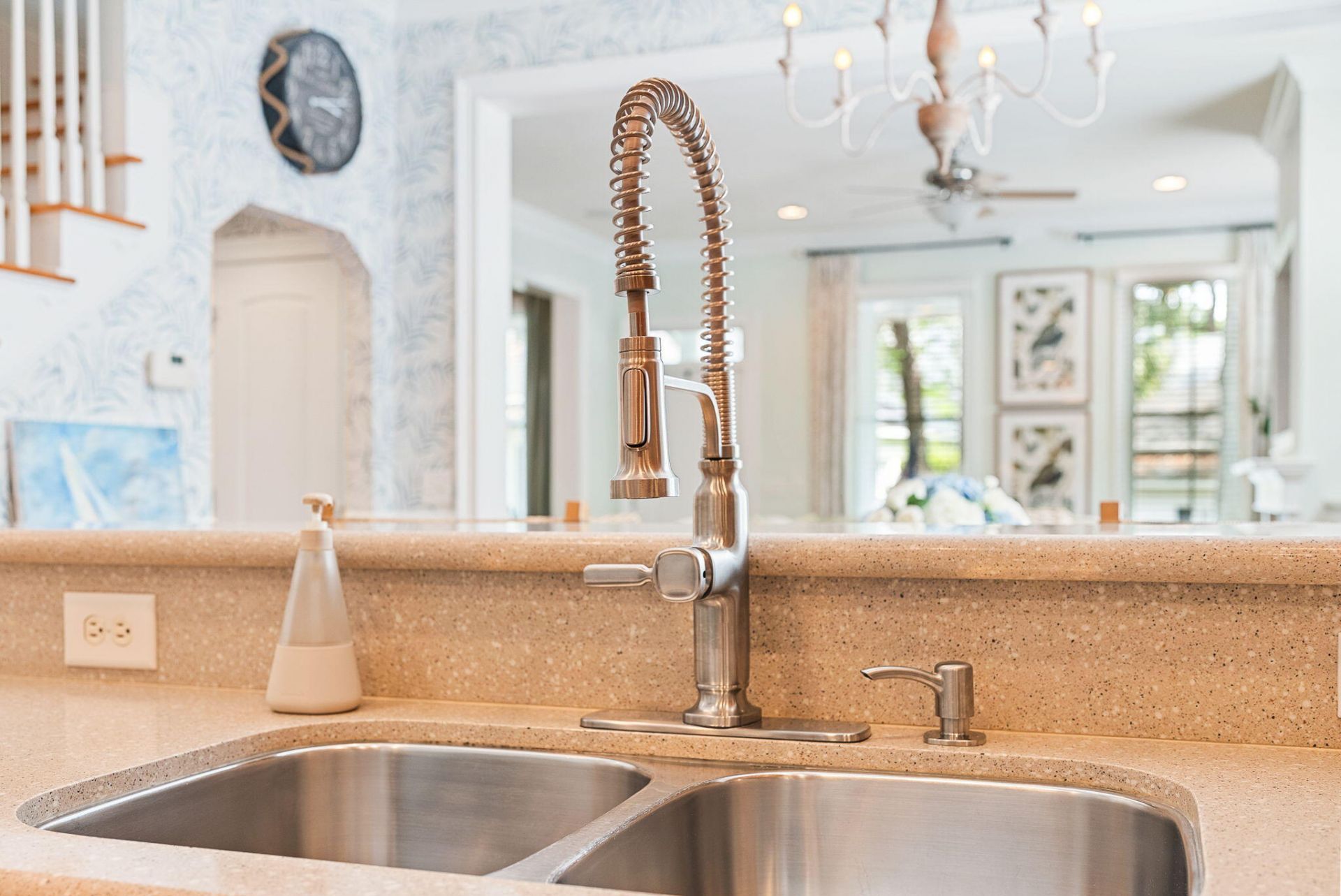 102 Lowndes Lane Photo 24