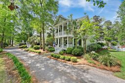 102 Lowndes Lane photo 4