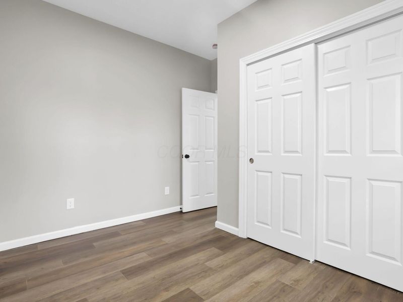 23 Buena Vista Avenue, Columbus, OH 43228 Photo 14