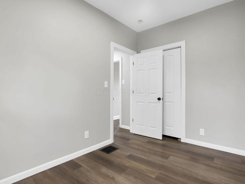 23 Buena Vista Avenue, Columbus, OH 43228 Photo 18