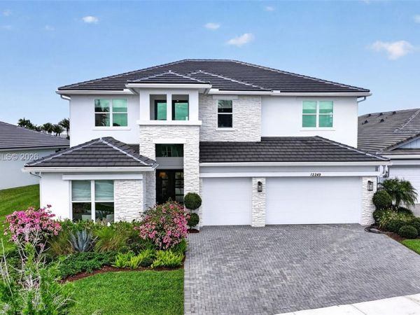 12249 Waterstone Cir, Palm Beach Gardens, FL 33412