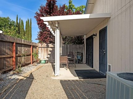 5740 Laguna Park Dr #b, Unit B, Elk Grove, CA 95758 Photo