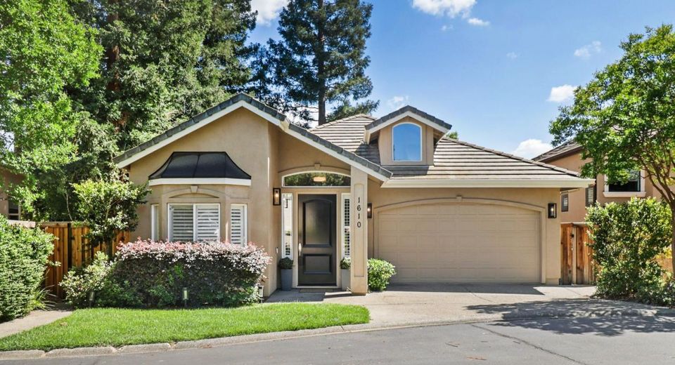 1610 Arden Bluffs Ln, Carmichael, CA 95608 Photo