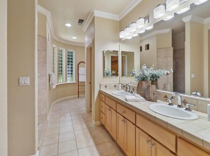 1610 Arden Bluffs Ln, Carmichael, CA 95608 Photo