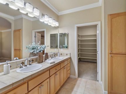 1610 Arden Bluffs Ln, Carmichael, CA 95608 Photo