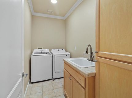 1610 Arden Bluffs Ln, Carmichael, CA 95608 Photo