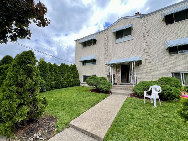8887 N Grace Avenue, Unit 2, Niles, IL 60714
