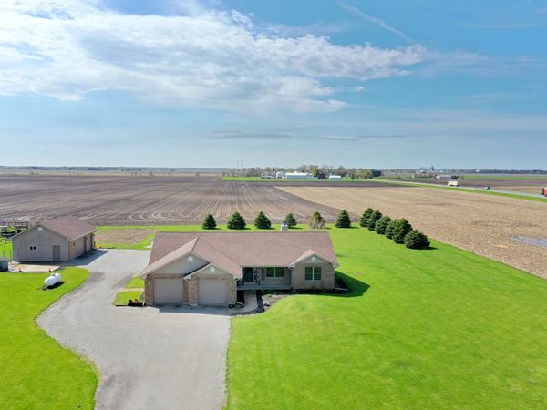 13042 E 10500n Road , Grant Park, IL 60940