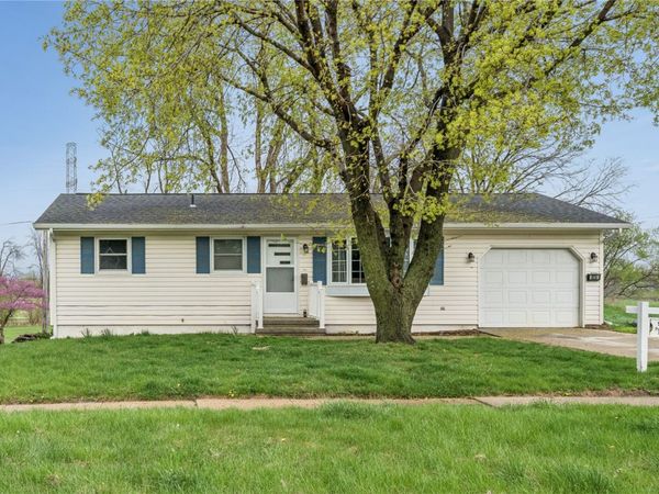 925 Parkview Drive , Marion, IA 52302