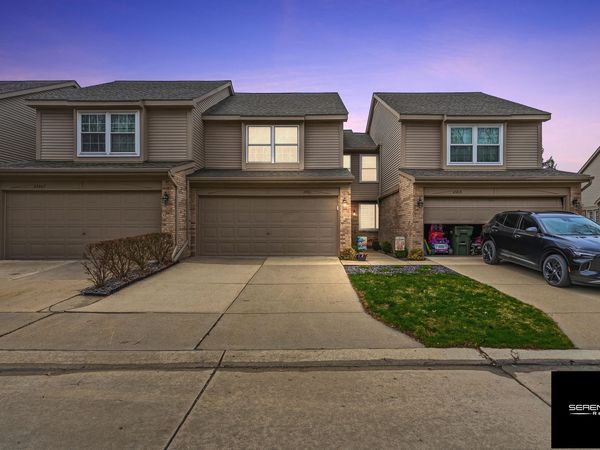 43811 Coachmaker Drive, Unit 48, Sterling Heights, MI 48313