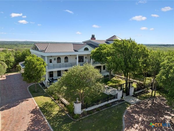 999 Schwarzlose Road , New Braunfels, TX 78130