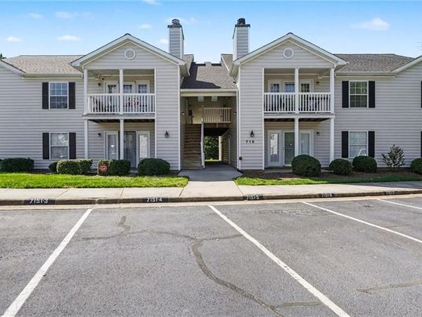 7151 Friendly Avenue , Unit H, Greensboro, NC 27410