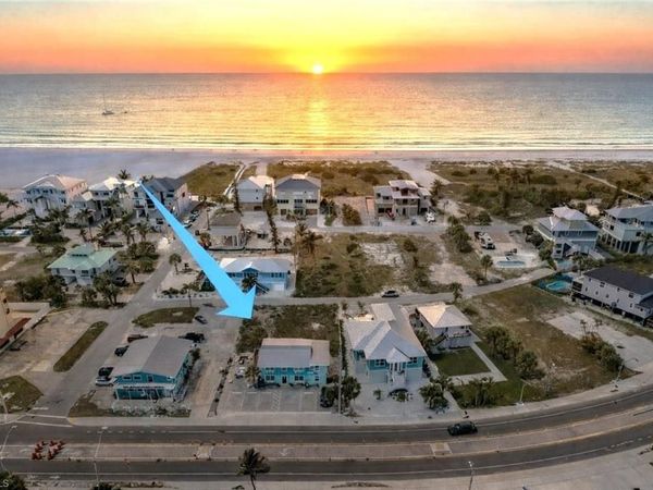 6081 Shelby LN, FORT MYERS BEACH, FL 33931