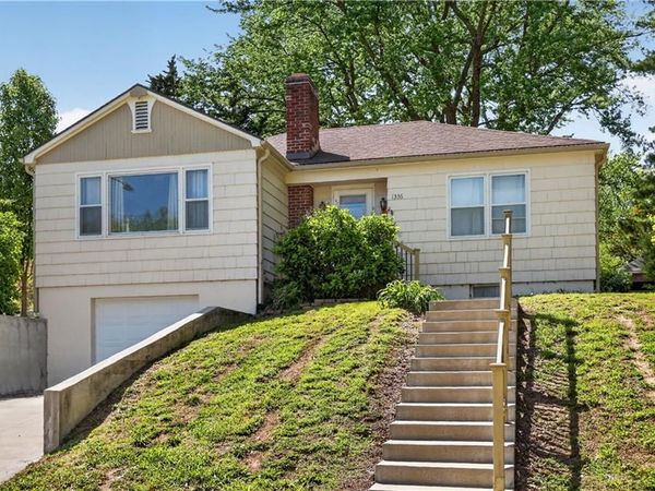 1336 6th Avenue, Leavenworth, KS 66048