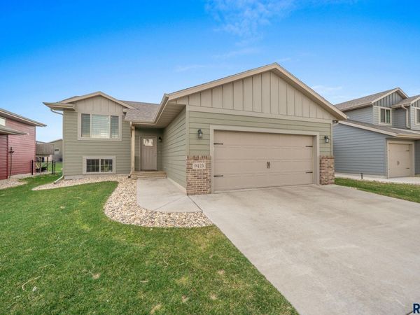 9425 W Liam St, Sioux Falls, SD 57106