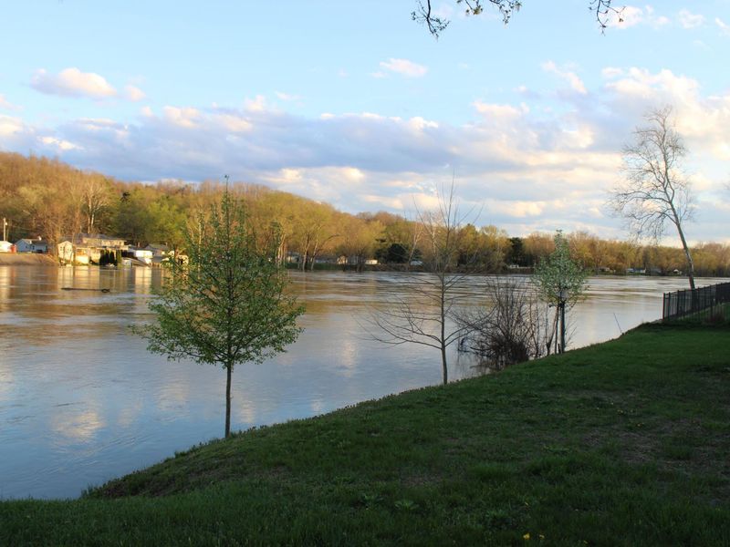 3270 Riverside Airport Road, Zanesville, OH 43701 Photo 2