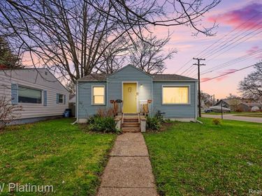 1301 Bancroft Street, Port Huron, MI 48060