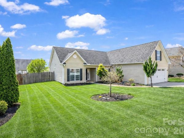 33 Lumber River Road , Fletcher, NC 28732