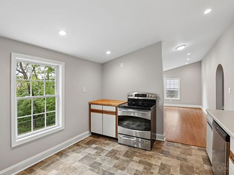 6015 Eleanor Street, Fairfax, OH 45227 Photo 12