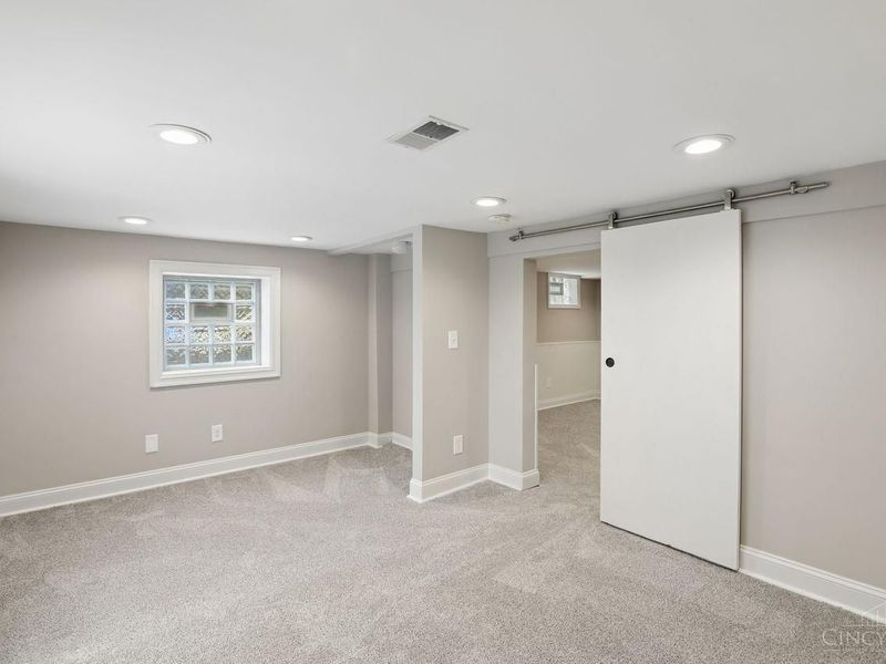 6015 Eleanor Street, Fairfax, OH 45227 Photo 21