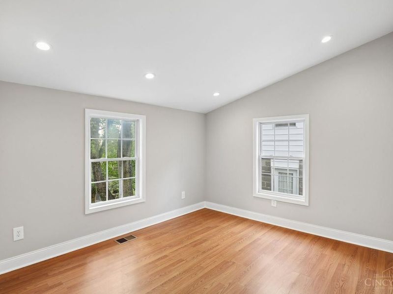 6015 Eleanor Street, Fairfax, OH 45227 Photo 8