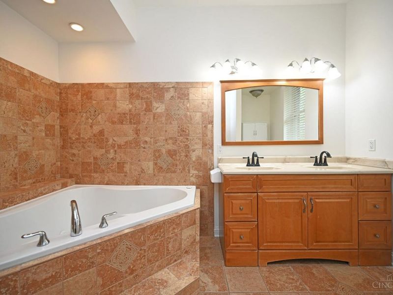 580 Howell Avenue, Cincinnati, OH 45220 Photo 39