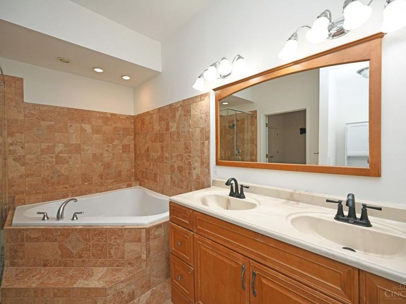 580 Howell Avenue, Cincinnati, OH 45220 Photo 40