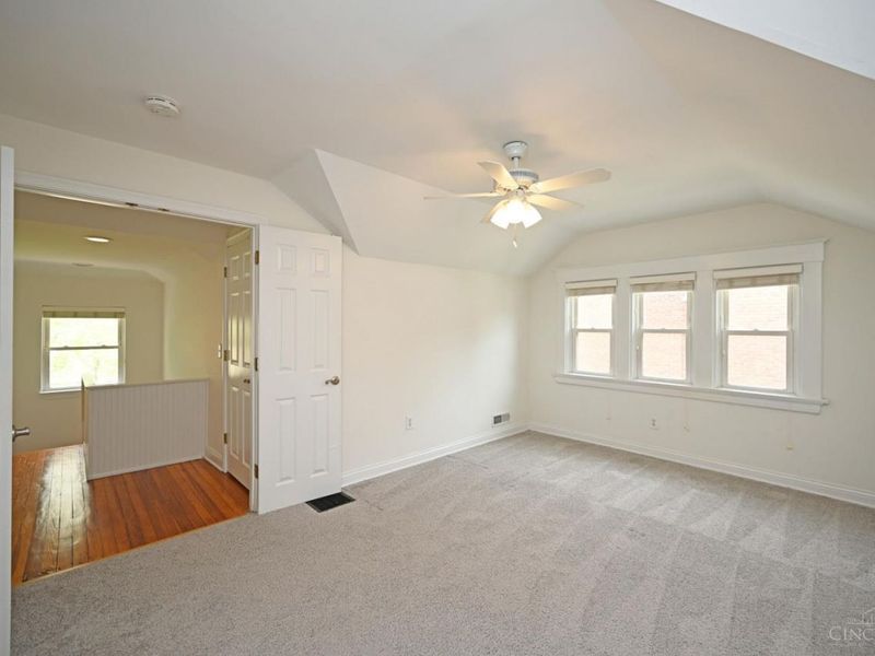 580 Howell Avenue, Cincinnati, OH 45220 Photo 5