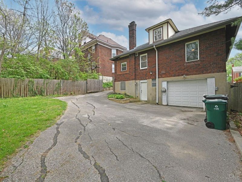 580 Howell Avenue, Cincinnati, OH 45220 Photo 82