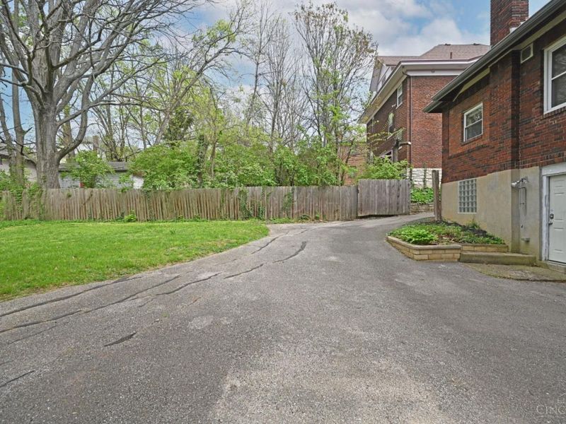 580 Howell Avenue, Cincinnati, OH 45220 Photo 84