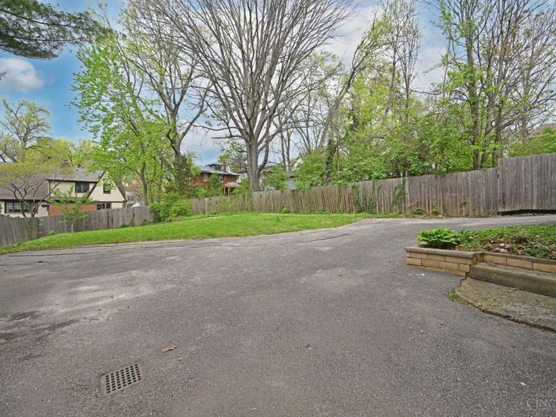 580 Howell Avenue, Cincinnati, OH 45220 Photo 85