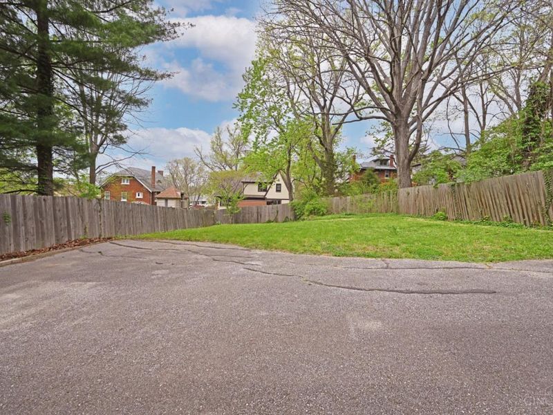 580 Howell Avenue, Cincinnati, OH 45220 Photo 85