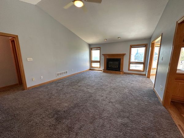 1426 W Court Avenue, Winterset, IA 50273