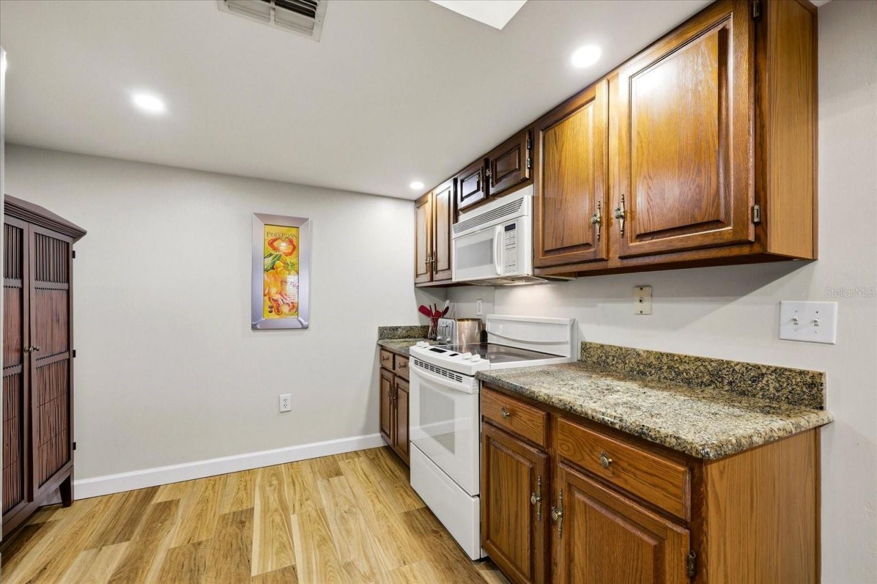 2593 Countryside Boulevard, Unit 7301, Clearwater, FL 33761 Photo