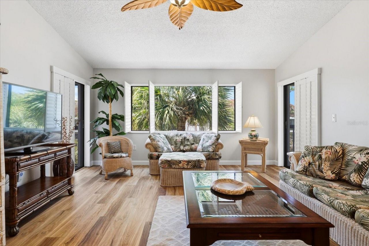 2593 Countryside Boulevard, Unit 7301, Clearwater, FL 33761 Photo