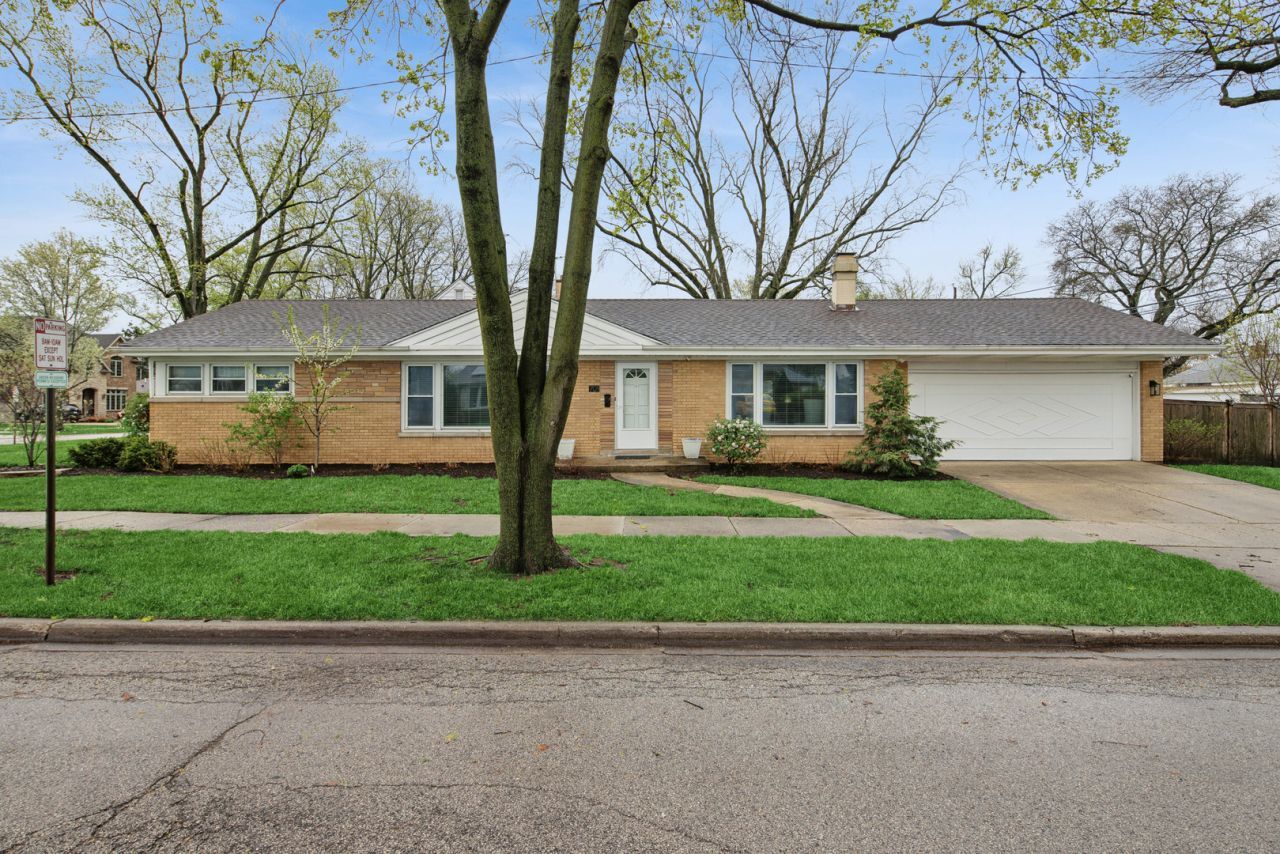 701 Peterson Avenue , Park Ridge, IL 60068
