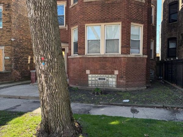 7644 S Cornell Avenue , Chicago, IL 60649