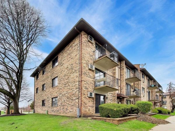 324 Klein Creek Court , Unit A, Carol Stream, IL 60188